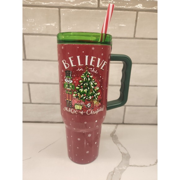 Bucees 2024 Yukon Outfitters 40 oz. Christmas Tumbler With Straw & Green Handle - Picture 2 of 11
